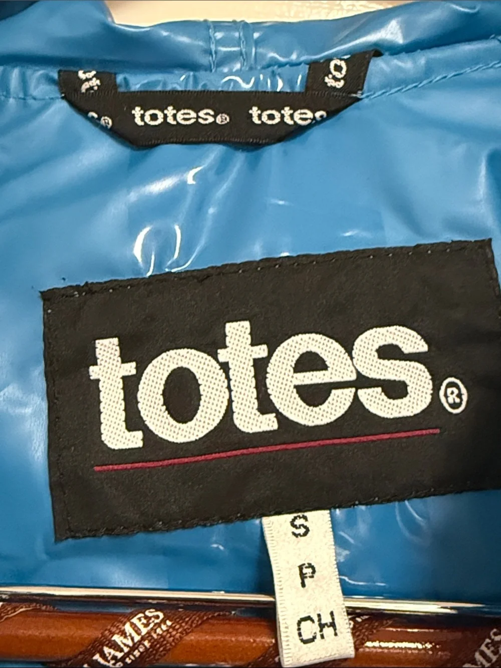 Totes Bright Blue Glossy Raincoat with Hood - Picture 11 of 16